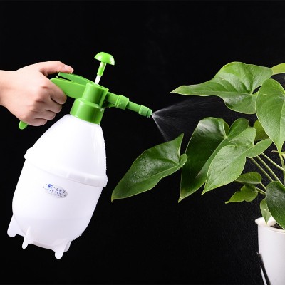 气压式喷水壶1.5L大容量加厚塑料材质两色可选雾化洒水喷壶批发图2