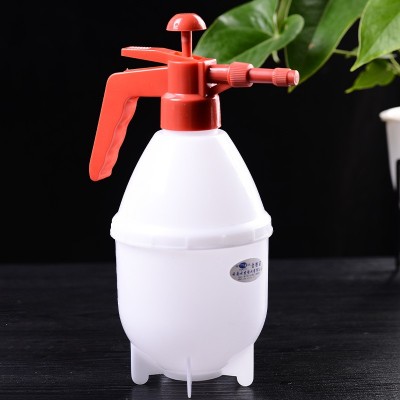 气压式喷水壶1.5L大容量加厚塑料材质两色可选雾化洒水喷壶批发图4