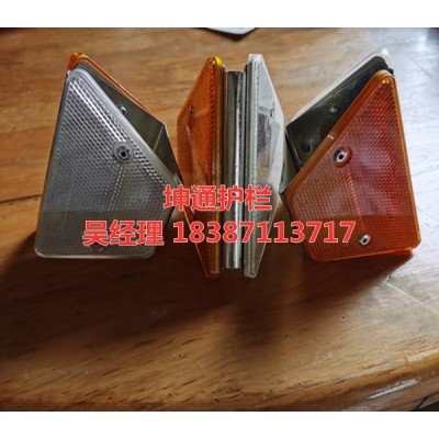 轮廓标