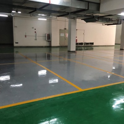 地下停车场划线 车位划线施工 清晰均称 道路箭头标线
