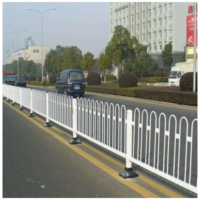 昆明市政道路护栏锌钢护栏施工围栏防撞护栏图5