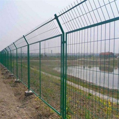 双边丝隔离网厂家 高速公路隔离栅 高框架式围网 耐腐蚀图4