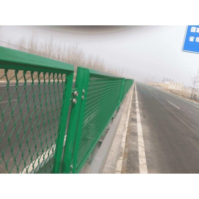 鑫宸翰高速护栏网批发双圈隔离式寿命长喷塑