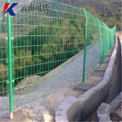 可氏无边框护栏网双边丝护栏网高速公路隔离护栏