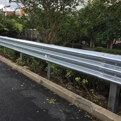 缅甸波形护栏 道路隔离护栏网 支持按需加工定制