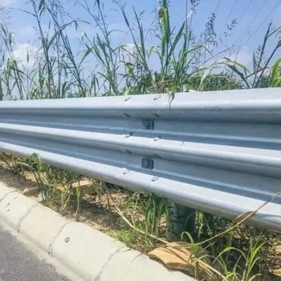 缅甸波形护栏 道路隔离护栏网 支持按需加工定制图3