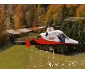 直升机中的吊机，可以拉起自身重量2倍的货物